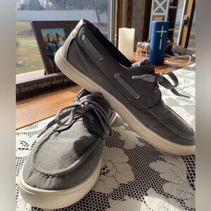 Kohl's Men's Charcoal, Tan, & White Boat Shoes Denim Material in good condition.